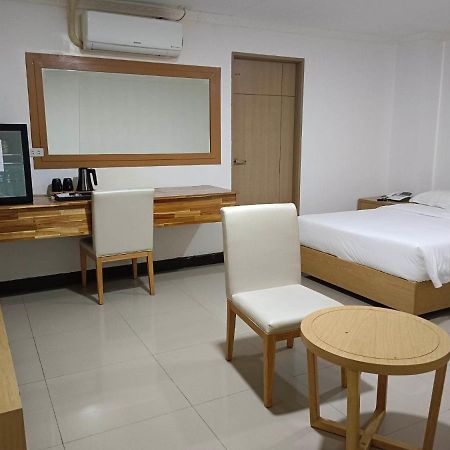 Punta Clark Hotel Clark Field Zewnętrze zdjęcie