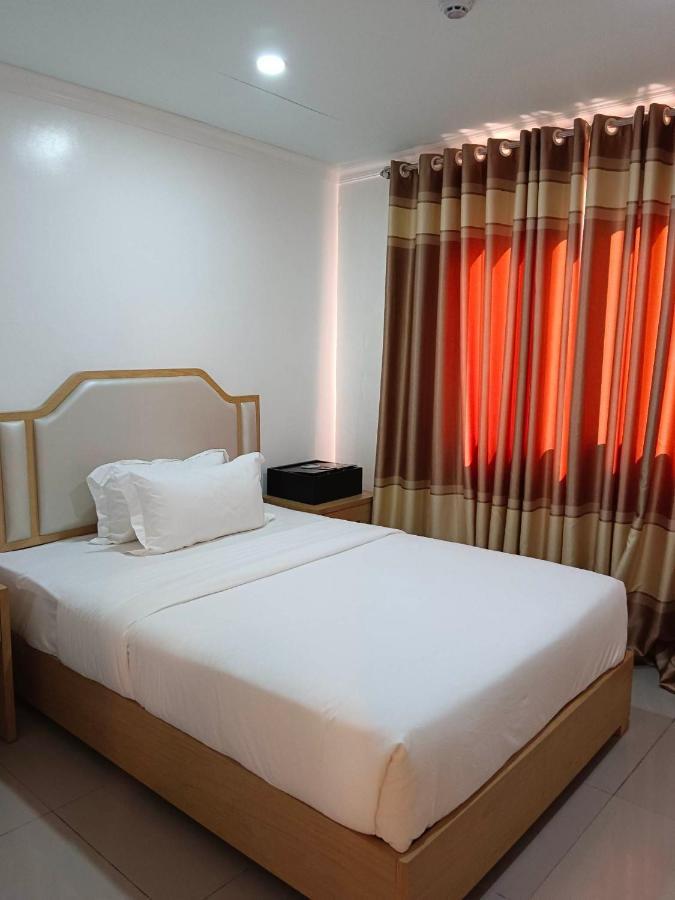 Punta Clark Hotel Clark Field Zewnętrze zdjęcie