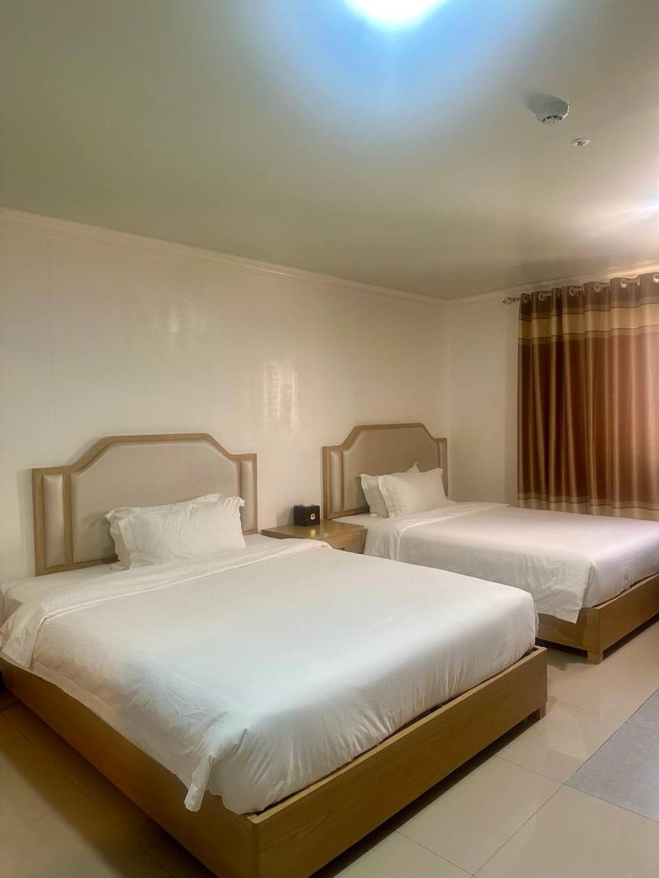 Punta Clark Hotel Clark Field Zewnętrze zdjęcie